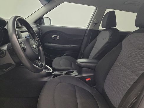 Used 2019 Kia Soul + FWD image 17