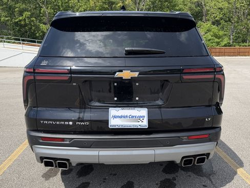 Used 2024 Chevrolet Traverse LT w/ Enhanced Driving Package AWD/4WD image 8