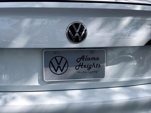 Certified 2023 Volkswagen Jetta GLI Autobahn image 33