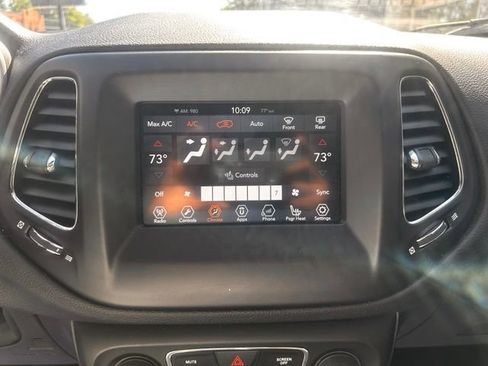 Used 2018 Jeep Compass Latitude w/ Popular Equipment Group AWD/4WD image 24