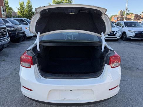Used 2014 Chevrolet Malibu LT w/ Power Convenience Package FWD image 8