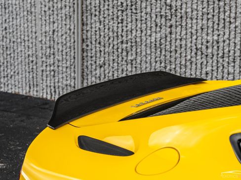 Used 2014 Ferrari F12 Berlinetta RWD image 19