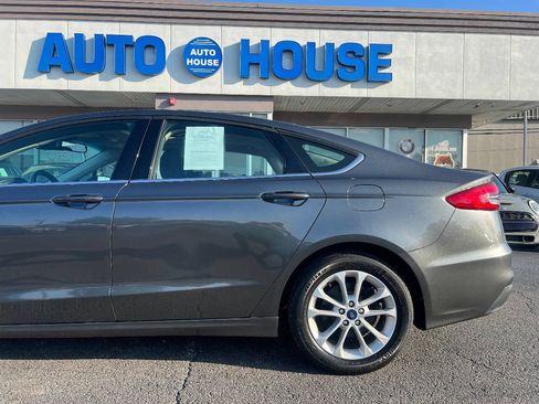 Used 2020 Ford Fusion SE FWD image 38