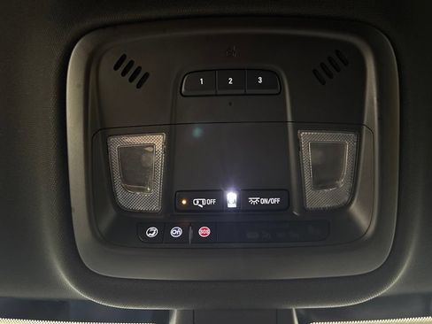 Used 2023 Chevrolet Traverse LT AWD/4WD image 27