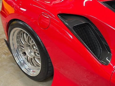 Used 2020 Ferrari 488 Pista Coupe RWD image 16
