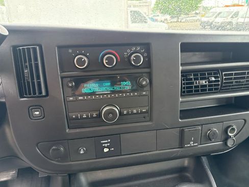Used 2015 Chevrolet Express 2500 RWD image 14