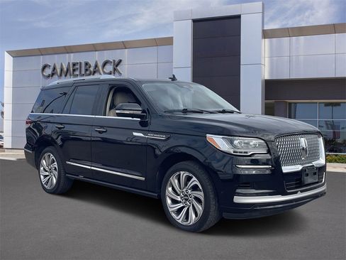 Used 2023 Lincoln Navigator Reserve image 8