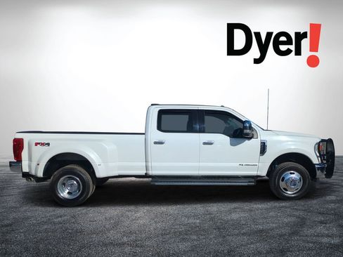 Used 2020 Ford F350 Lariat w/ Chrome Package image 2