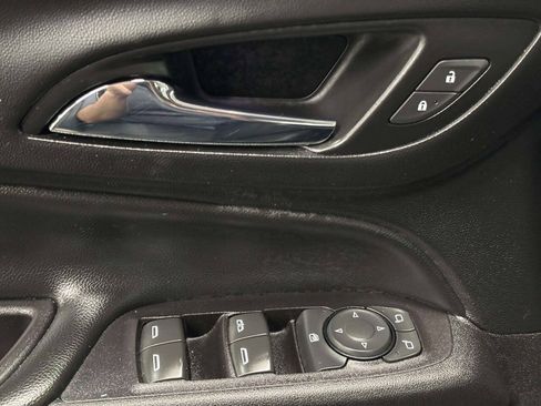 Used 2018 Chevrolet Equinox Premier AWD/4WD image 31