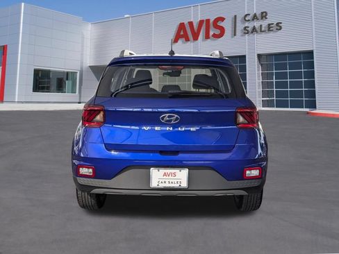 Used 2025 Hyundai Venue SEL FWD image 5