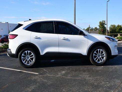 Used 2022 Ford Escape SE w/ Cold Weather Package image 8