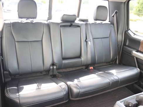 Used 2019 Ford F150 Lariat w/ Equipment Group 502A Luxury AWD/4WD image 13