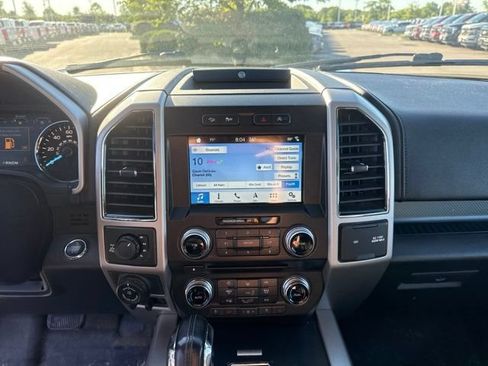 Used 2018 Ford F150 Lariat w/ Equipment Group 502A Luxury AWD/4WD image 18