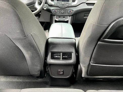 Used 2023 GMC Terrain SLE w/ Driver Convenience Package FWD image 10