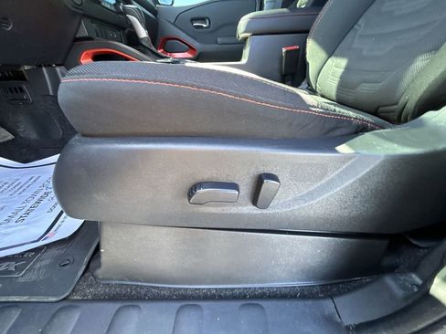 Used 2024 Nissan Frontier PRO-4X w/ Off-Road Protection Package image 18