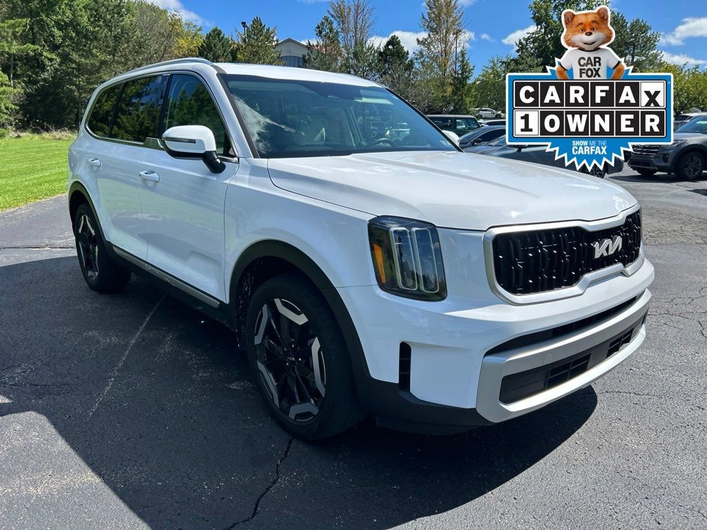 Certified 2024 Kia Telluride EX w/ EX Captain's Chair Package AWD/4WD image 1