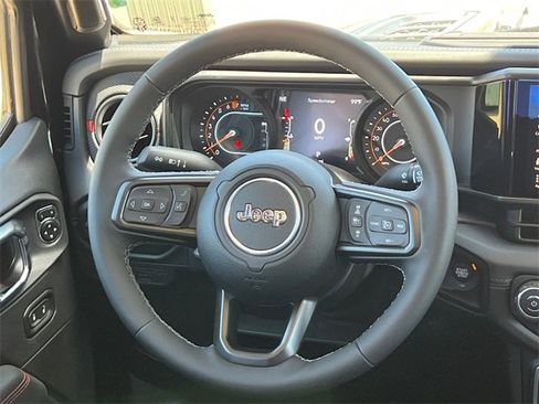 New 2025 Jeep Gladiator Rubicon w/ Convenience Group image 11