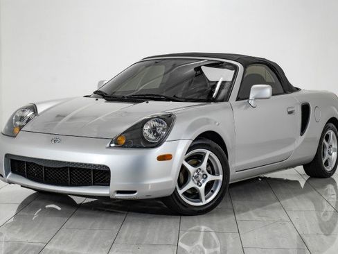 Used 2002 Toyota MR2 image 4