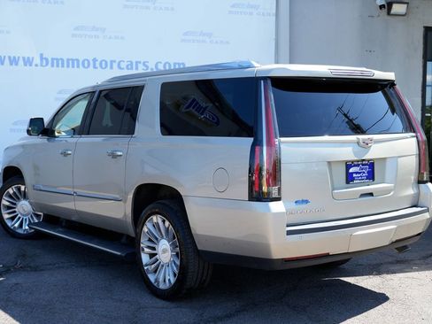 Used 2015 Cadillac Escalade ESV Platinum AWD/4WD image 4