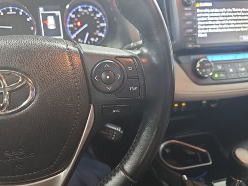 Used 2017 Toyota RAV4 Limited image 18