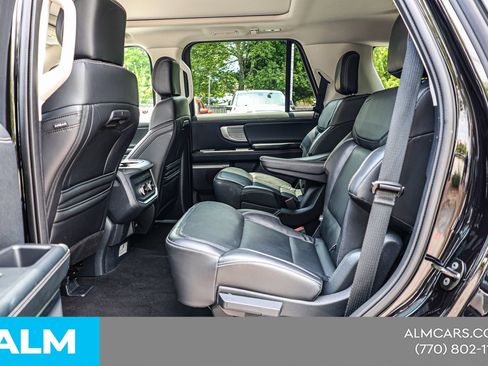 Used 2025 Ford Expedition Platinum AWD/4WD image 19