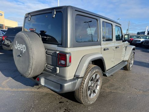 Used 2020 Jeep Wrangler Unlimited Sahara image 20