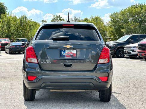 Used 2020 Chevrolet Trax LS w/ Tint and Cruise Package AWD/4WD image 14