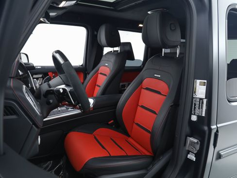 Used 2025 Mercedes-Benz G 63 AMG 4MATIC image 25