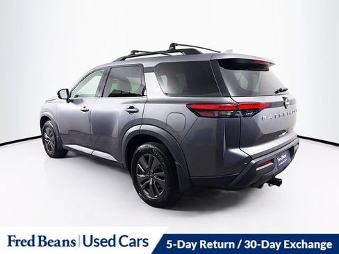 Used 2022 Nissan Pathfinder SV AWD/4WD image 7
