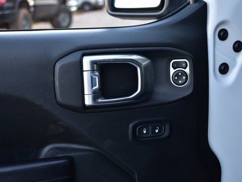 Used 2021 Jeep Wrangler Sport S image 16