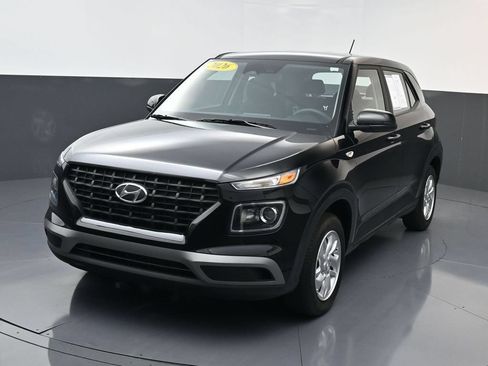 Certified 2026 Hyundai Venue SE FWD image 8
