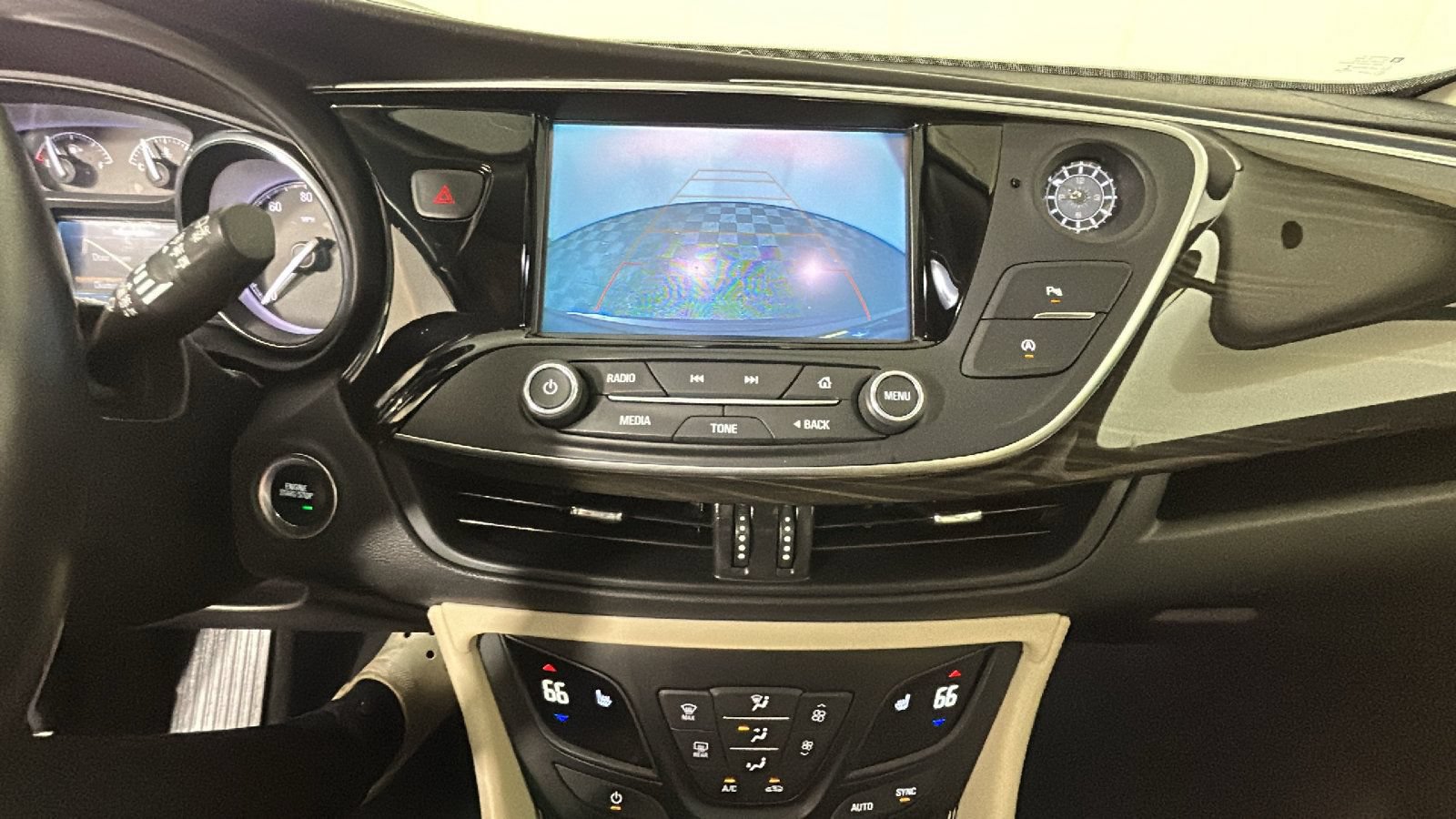 Used 2020 Buick Envision Essence FWD image 29