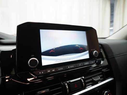 Certified 2024 Nissan Pathfinder SV image 19