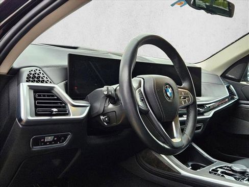 Used 2023 BMW X7 xDrive40i w/ Premium Package image 9