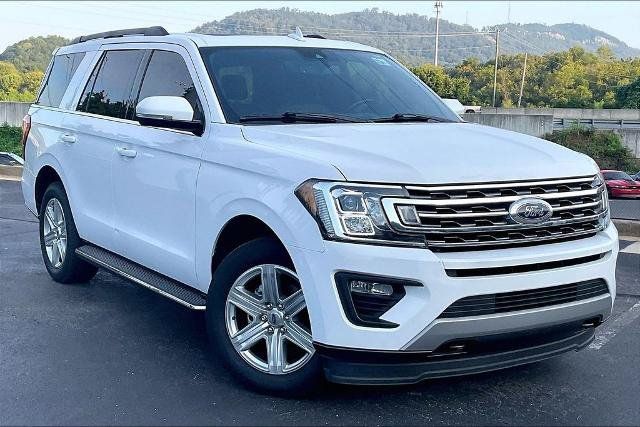 Certified 2019 Ford Expedition XLT w/ Equipment Group 202A AWD/4WD image 2