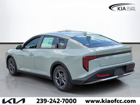 New 2026 Kia K4 FWD image 4