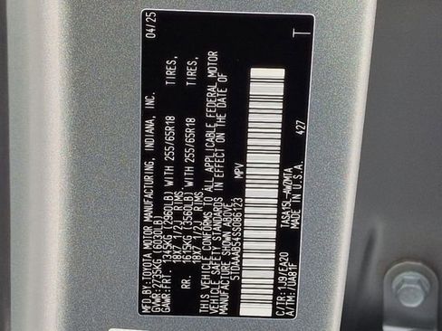 Used 2025 Toyota Grand Highlander XLE image 32