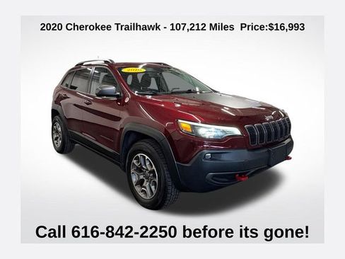 Used 2020 Jeep Cherokee Trailhawk w/ Cold Weather Group AWD/4WD image 1