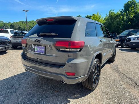 Used 2021 Jeep Grand Cherokee Laredo X AWD/4WD image 7