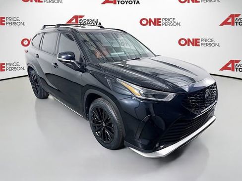 Used 2023 Toyota Highlander XSE image 1