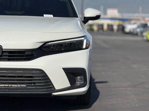 Used 2024 Honda Civic Touring image 4