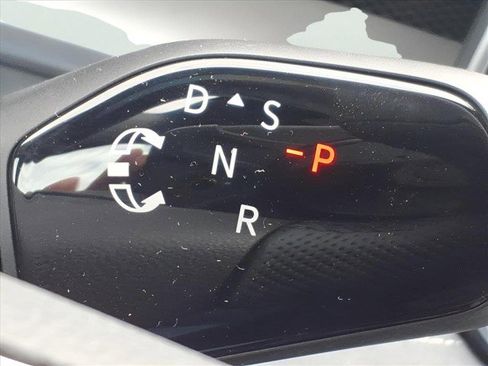 New 2026 Volkswagen Tiguan SE R-Line image 24