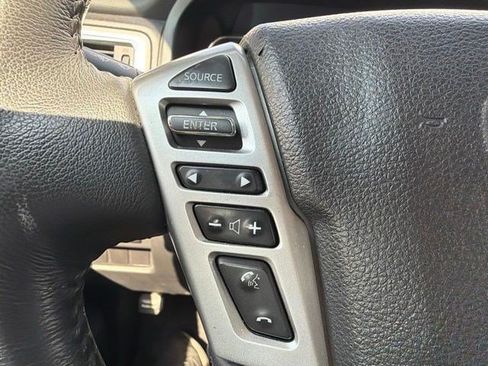 Used 2017 Nissan Titan SL AWD/4WD image 22