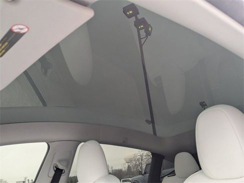 Used 2023 Tesla Model Y Long Range image 18