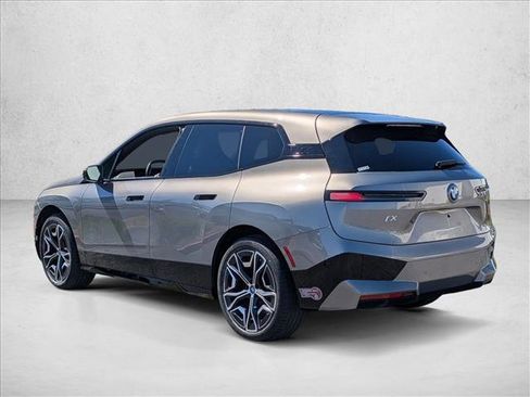 Used 2024 BMW iX xDrive50 w/ Premium Package AWD/4WD image 8