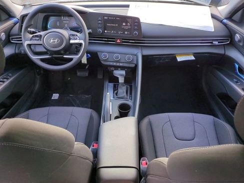New 2026 Hyundai Elantra SE FWD image 14
