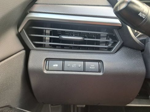 Used 2024 Nissan Altima 2.5 SR FWD image 16