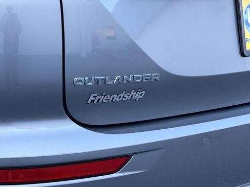 Used 2022 Mitsubishi Outlander SE image 31