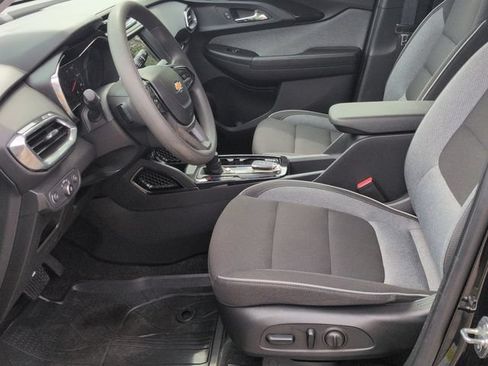 Used 2023 Chevrolet TrailBlazer LT FWD image 21
