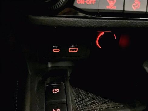 Used 2022 Nissan Kicks SV FWD image 31